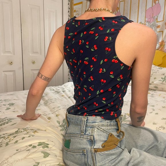 Cherry Print Sleeveless Top - Picture 7 of 11